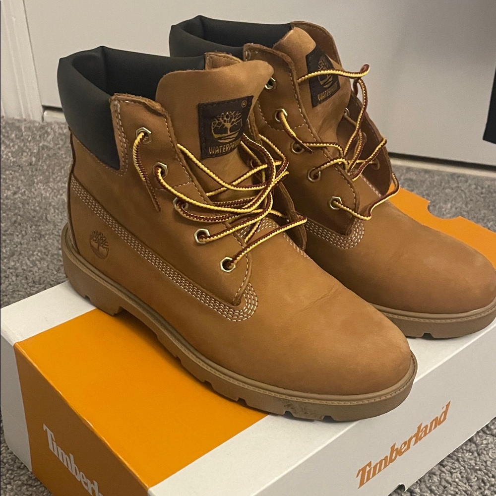 Timberland Juniors Brown Leather Boots- worn once